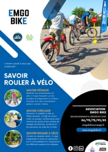 Affiche EMGO BIKE « Savoir rouler à vélo » montrant des enfants à vélo sur un parcours encadré par un moniteur.